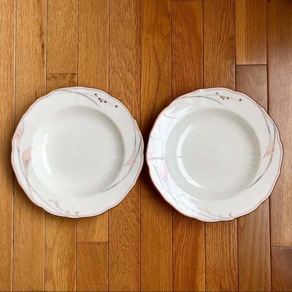 New MIKASA Bellamy Large Rim Soup Bowl Bone China - Picture 1 of 16